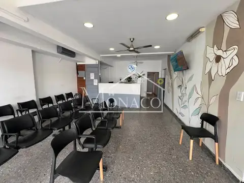 Local en Venta en Isidro Casanova, USD 350.000