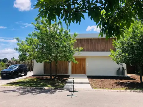 Casa en Tigre ALQUILER PERMANENTE A LA LAGUNA – CASA AMOBLADA EN SANTA CLARA, VILLANUEVA