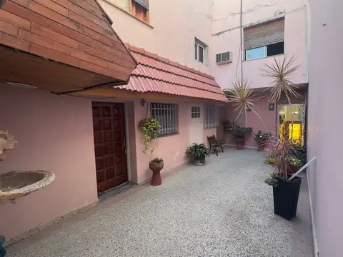 VENTA CASA MULTIFAMILIAR EN FLORES GARAGE TERRAZA