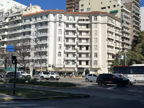 Av. Libertador esquina Olleros 80 mts 3 amb.