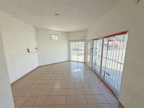 Local en Alquiler en San Lorenzo, $ 450.000
