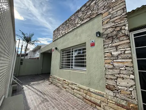 Depto Tipo Casa en Alquiler de 2 dormitorios