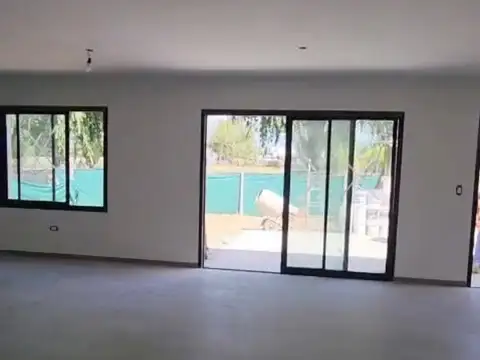 Casa 5 ambientes con 2 baños