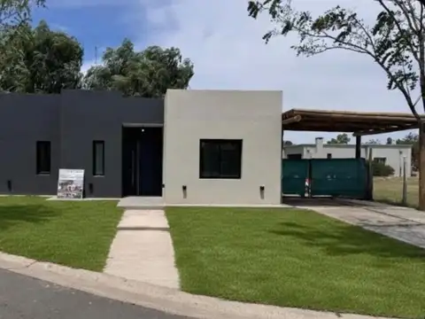 Casa a estrenar en Santa Emilia