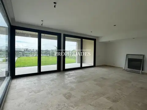 Venta de Casa 7 Ambientes, 4 dormitorios, en Pilara, Pilar