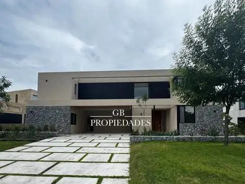 Venta de Casa 7 Ambientes, 4 dormitorios, en Pilara, Pilar