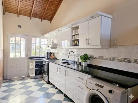 Casa 3 ambientes con 1 baño