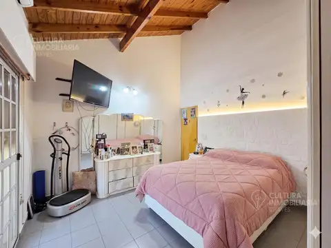 Casa en Venta en Isidro Casanova, USD 224.899