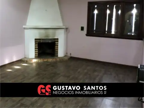 Amplia casa con Galpon