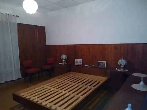 Casa en Venta con 4 cocheras