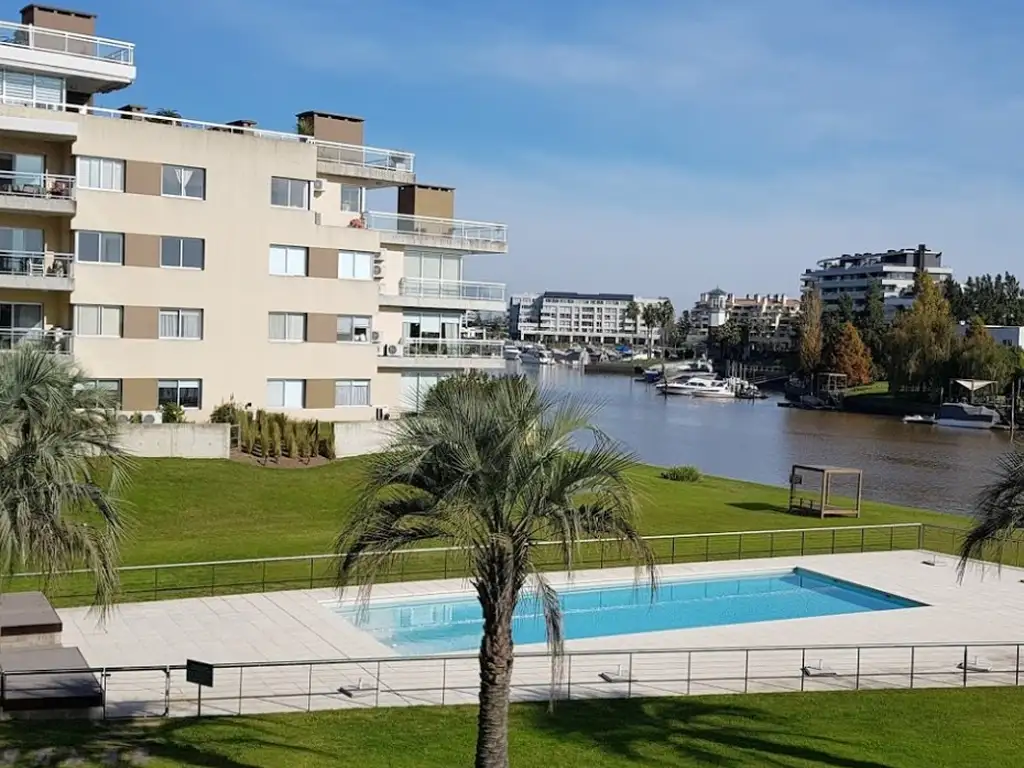 Áreas comunes piscina en Nordelta - Islas del Canal