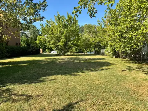 Venta excelente lote en B° Cdo Berros II, Bella Vista