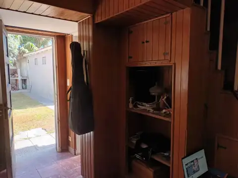 Casa en Alquiler con 2 cocheras