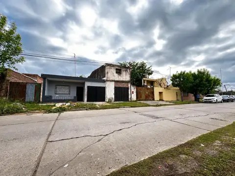 VENTA / PERMUTA Deposito de usos múltiples. Centro, Arroyo Seco.