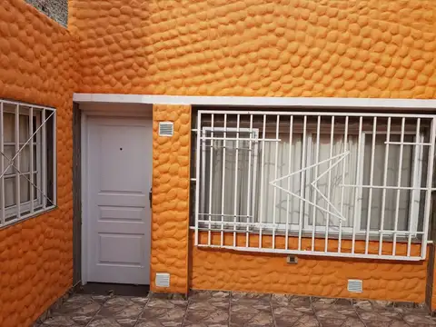 VENTA CASA INTERNA ÚNICA  BARRIO LUDUEÑA