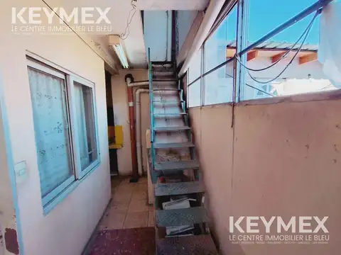 Casa 9 ambientes con 3 baños
