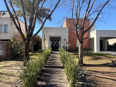 boulevard de todos los santos 5600
