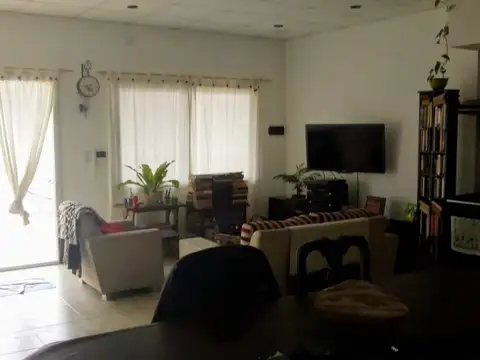 Casa en Venta en Quilmes, USD 145.000