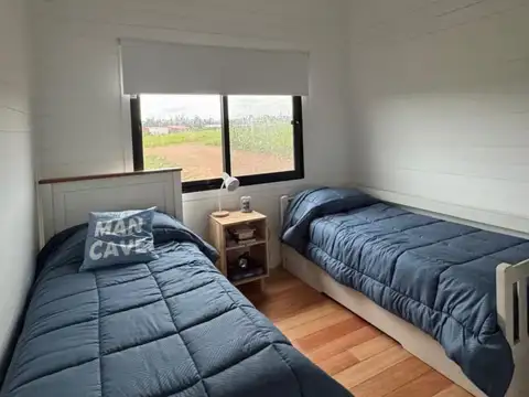 Casa 4 ambientes con 2 baños