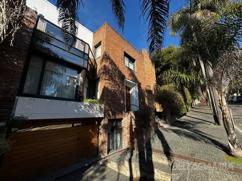 Casa 7 ambientes con 6 baños