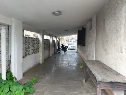 Alineamiento comercial - Casa en venta-