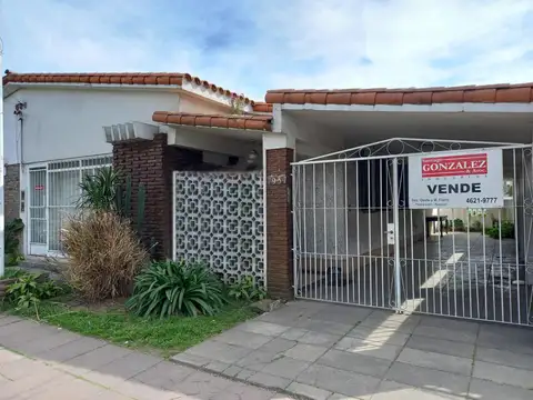 Alineamiento comercial - Casa en venta-