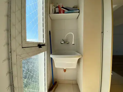 ALQUILER DEPTO 3 AMBIENTES CON BALCÓN Y TOILETTE