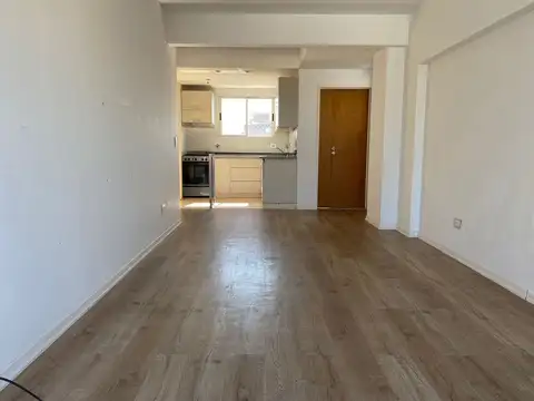 Departamento en Alquiler en Parque Chacabuco, $ 1.200.000