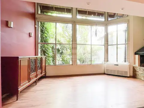 Casa 6 ambientes con 4 baños