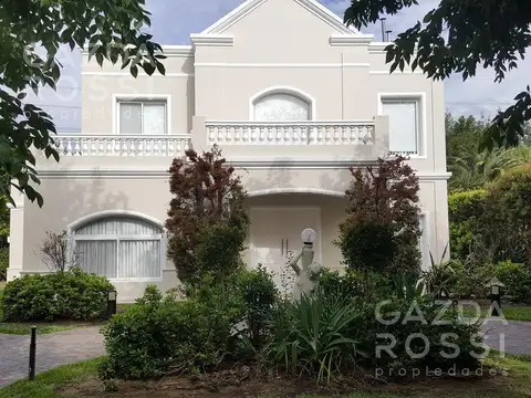 Imponente propiedad en Barrio Privado Solar Del Bosque, Canning