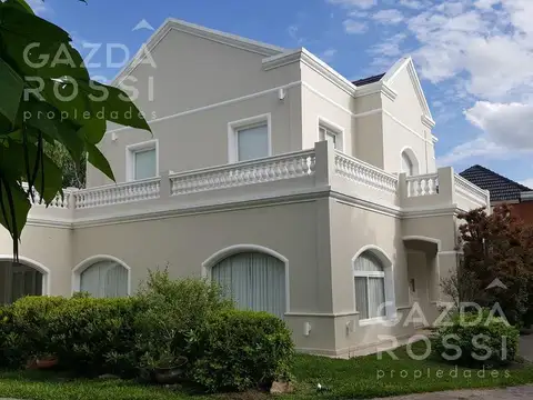 Casa 5 ambientes con 3 baños