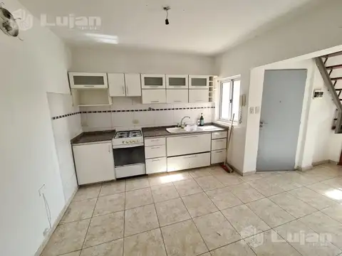 Depto Tipo Casa en Venta en Mataderos, USD 80.000