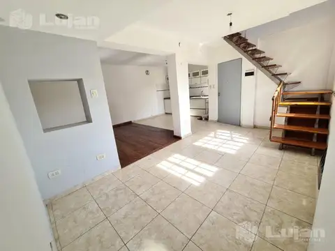 Depto Tipo Casa en Venta de 2 dormitorios