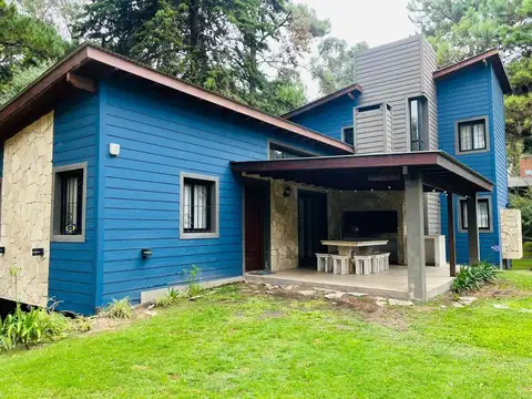 VENTA CASA VALERIA DEL MAR CINCO AMBIENTES