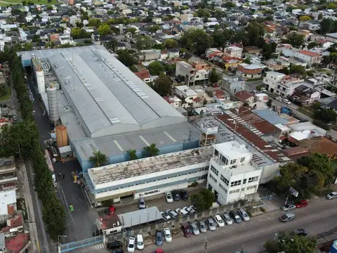 Venta Nave Industrial en Pablo Podesta de 8250 m2 cubiertos