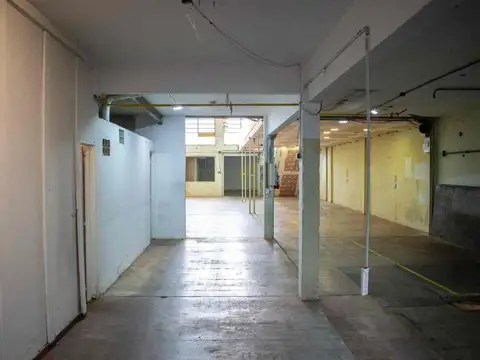 VENTA GALPON C/OFICINAS EN V. URQUIZA, EXCELENTE!