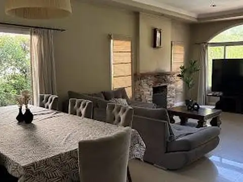 Casa en Venta en Barrio Cerrado Los Berros, Bella Vista
