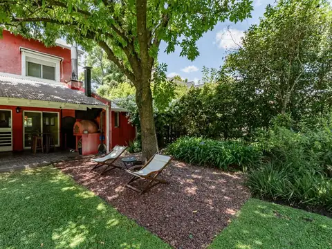 Casa 5 ambientes con 4 baños