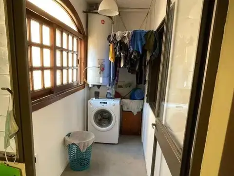 Presidente Uriburu e/ Canale y Francisco Seguí