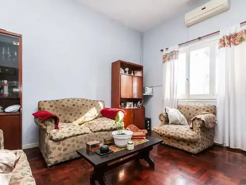 Casa 5 ambientes con 2 baños