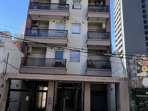 Muy buen departamento de 3 ambientes con cochera