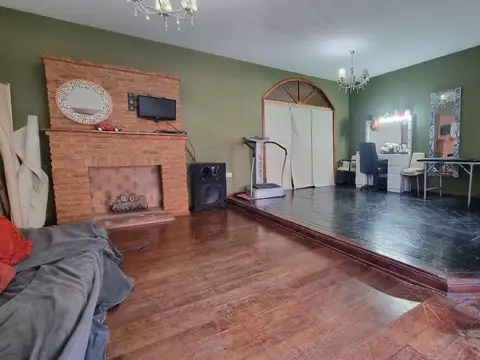 Casa en Venta con 2 cocheras