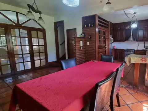 Chalet de 4 dormitorios en Barrio Parque Calchaqui