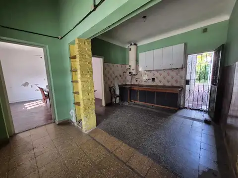 Casa 4 ambientes con 1 baño