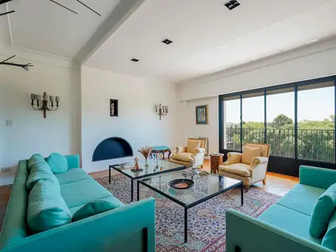 Venta Departamento 5 ambientes en Palermo con cochera . balcon y Seguridad 24hs