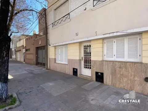 Venta / Permuta - Casa PH 2 dormitorios con patio - Rosario.