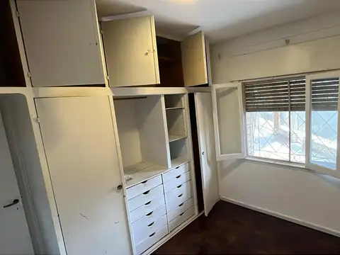 Chalet de 3 amb, con patio y garage