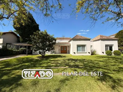 Casa  en Venta en Los Jazmines, Pilar del Este, Pilar