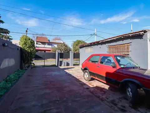 Casa 5 ambientes con 2 baños