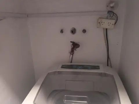Teniente General Juan Domingo Perón 1300, Piso PB